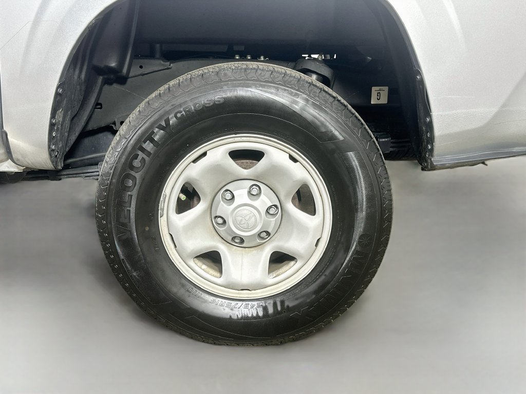 Used 2023 Toyota Tacoma SR AWD/4WD image 8
