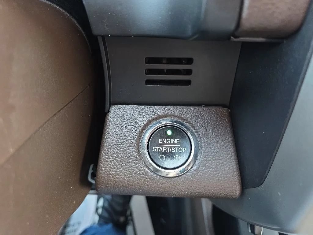 Used 2015 Ford F150 King Ranch w/ Equipment Group 601A Luxury AWD/4WD image 34