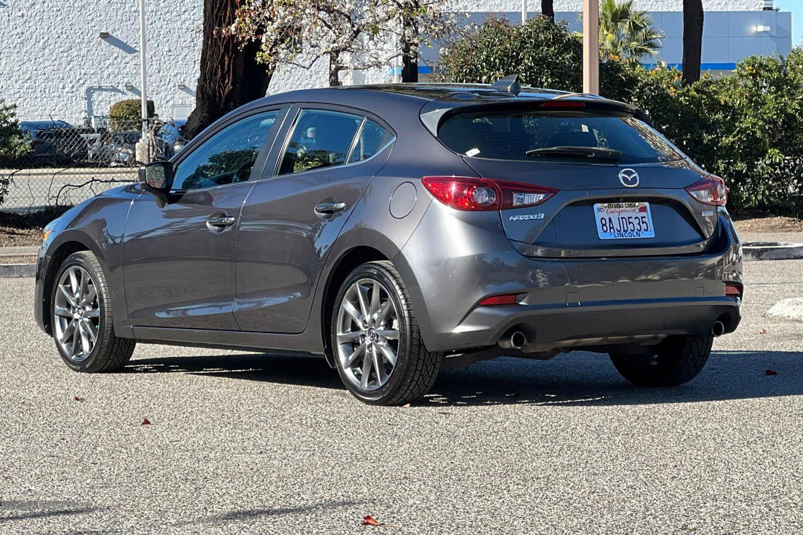 Used 2018 MAZDA MAZDA3 Touring image 6