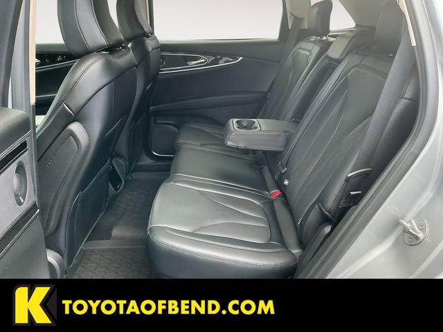 Used 2023 Lincoln Nautilus Reserve image 13