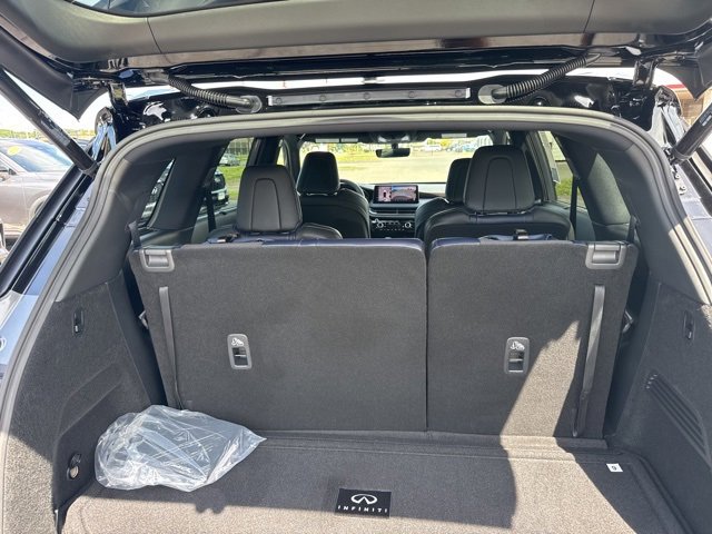 New 2026 INFINITI QX60 Luxe w/ Dark Cargo Package image 6
