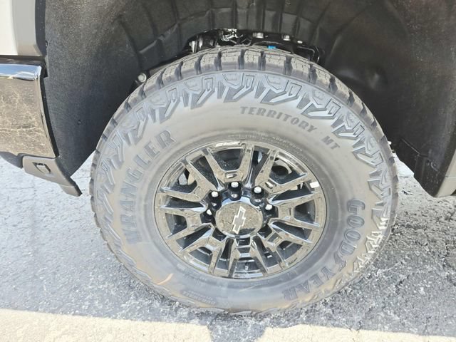 New 2026 Chevrolet Silverado 2500 ZR2 w/ LPO, Dark Essentials Package AWD/4WD image 22