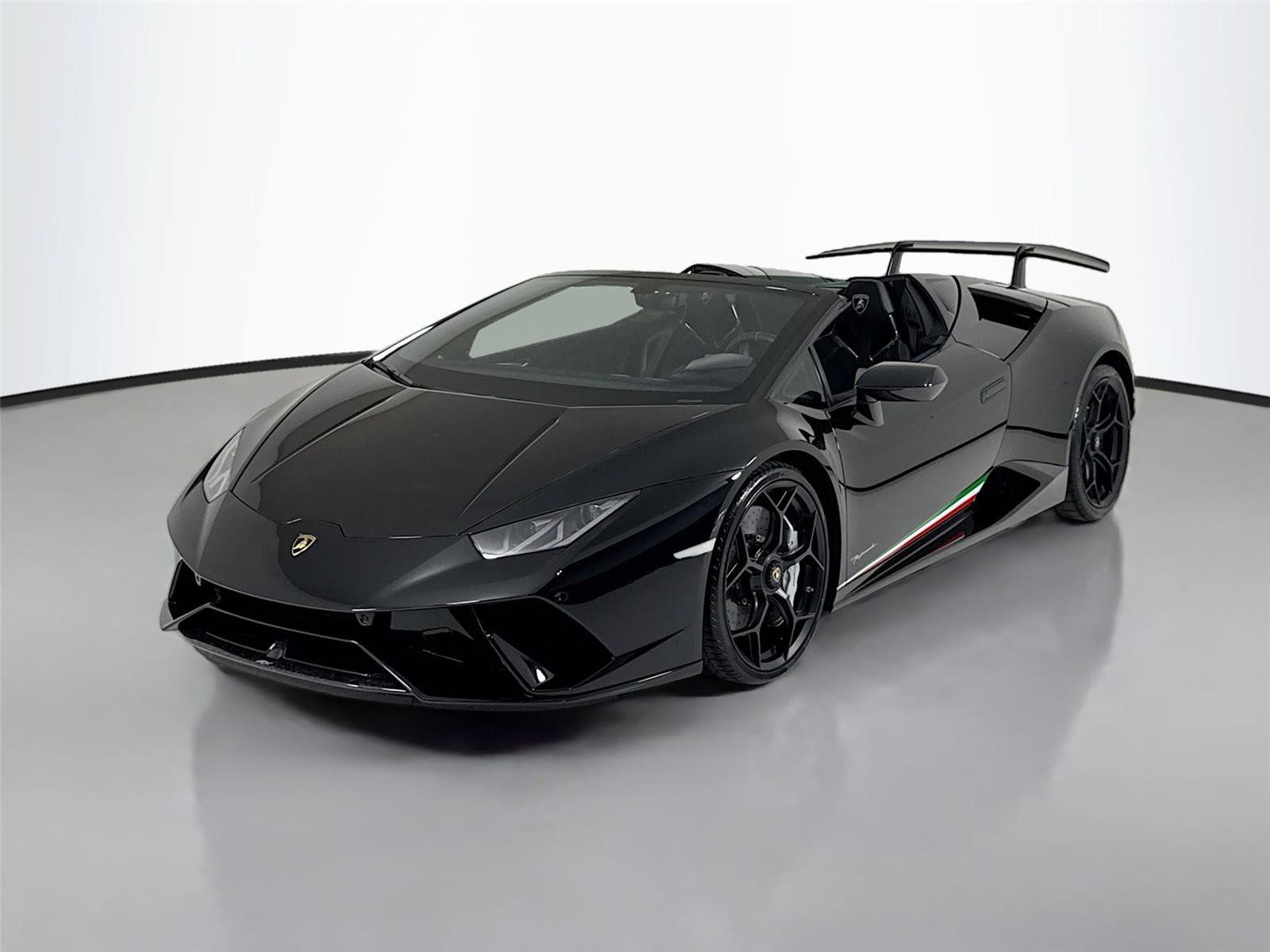Used 2018 Lamborghini Huracan Performante AWD/4WD image 10