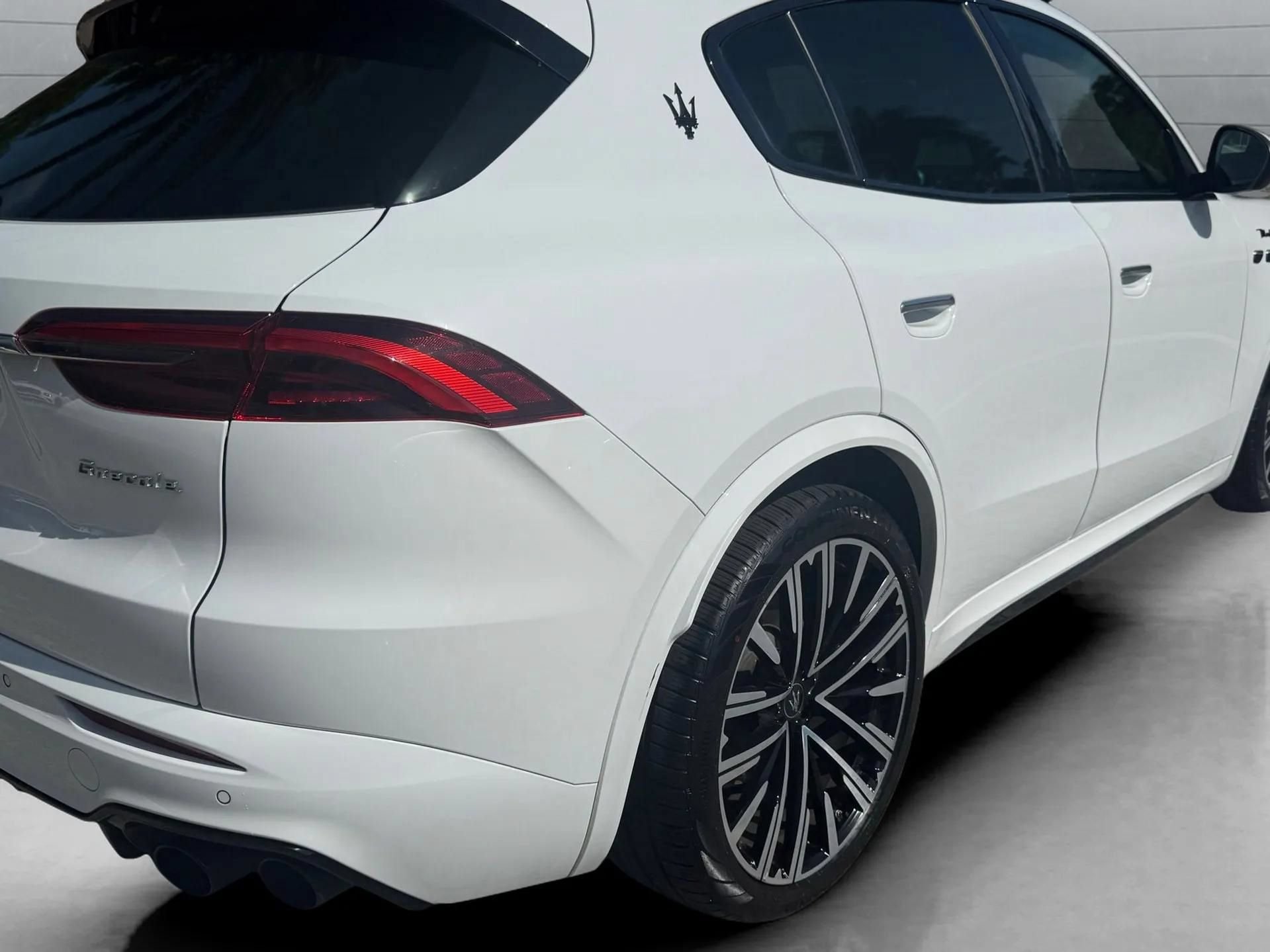 Certified 2023 Maserati Grecale Modena AWD/4WD image 16