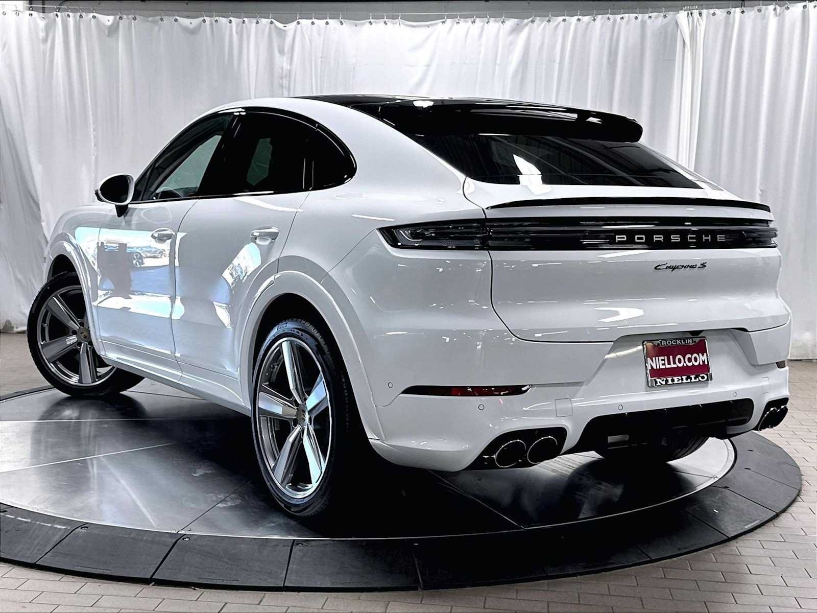 New 2026 Porsche Cayenne S AWD/4WD image 3