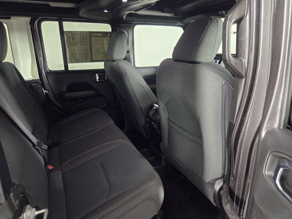Certified 2025 Jeep Wrangler Sahara w/ Safety Group image 28