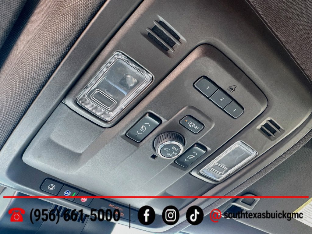 Used 2024 GMC Yukon SLT w/ SLT Luxury Package RWD image 21