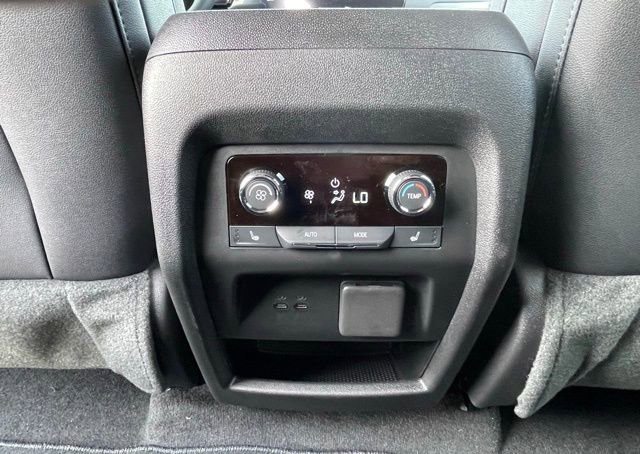 New 2026 Chevrolet Traverse High Country w/ LPO, Floor Liner Package image 32