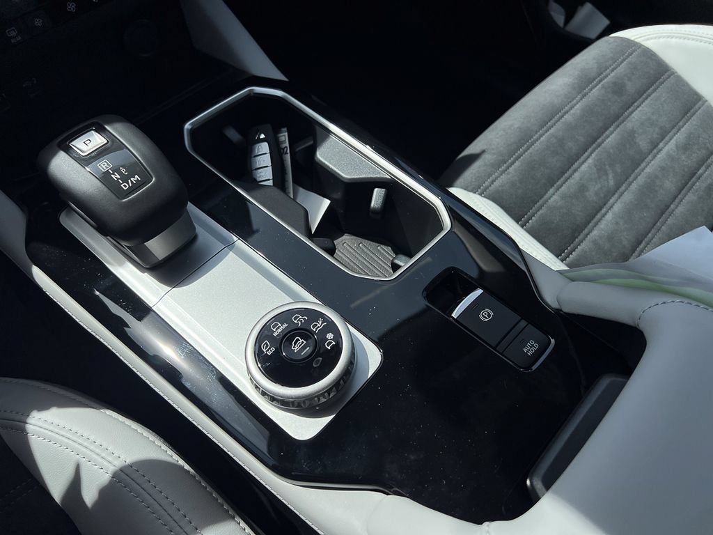 New 2025 Mitsubishi Outlander SE FWD image 26