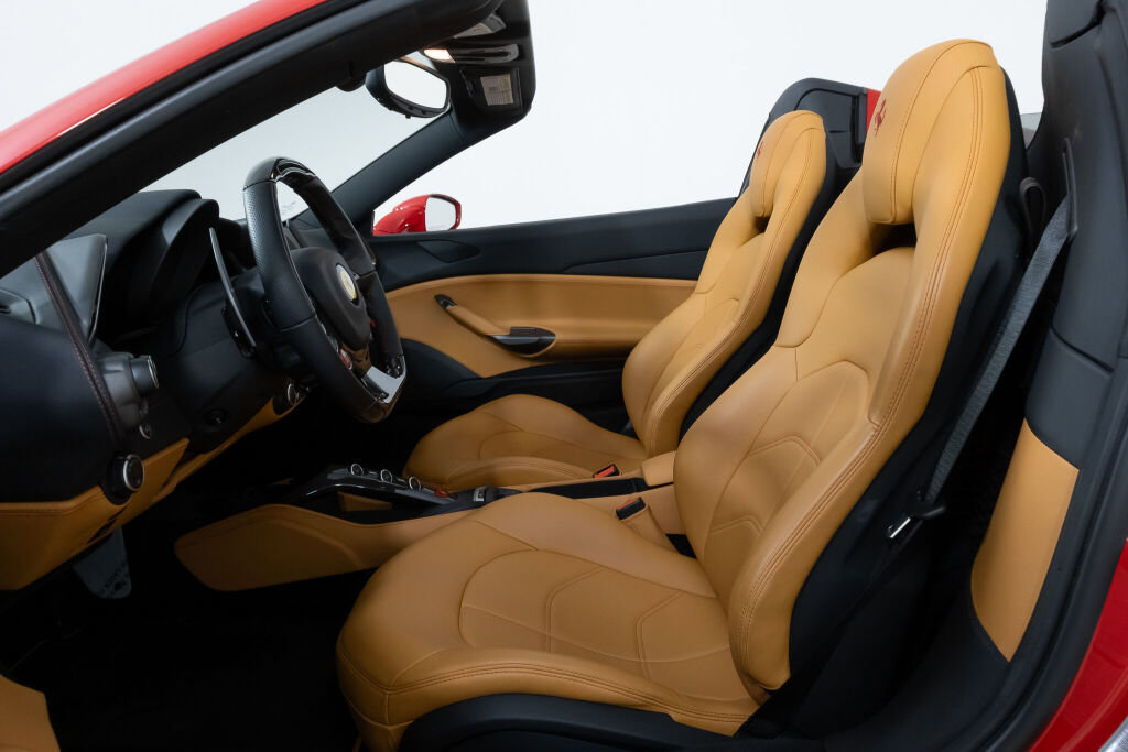 Used 2018 Ferrari 488 Spider image 28