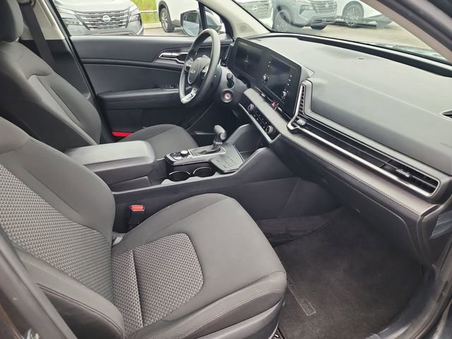 Used 2024 Kia Sportage LX FWD image 12