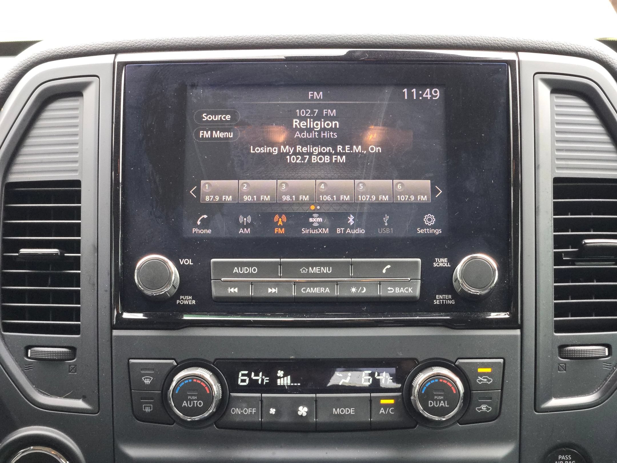 Used 2024 Nissan Titan SV w/ SV Convenience Package RWD image 16