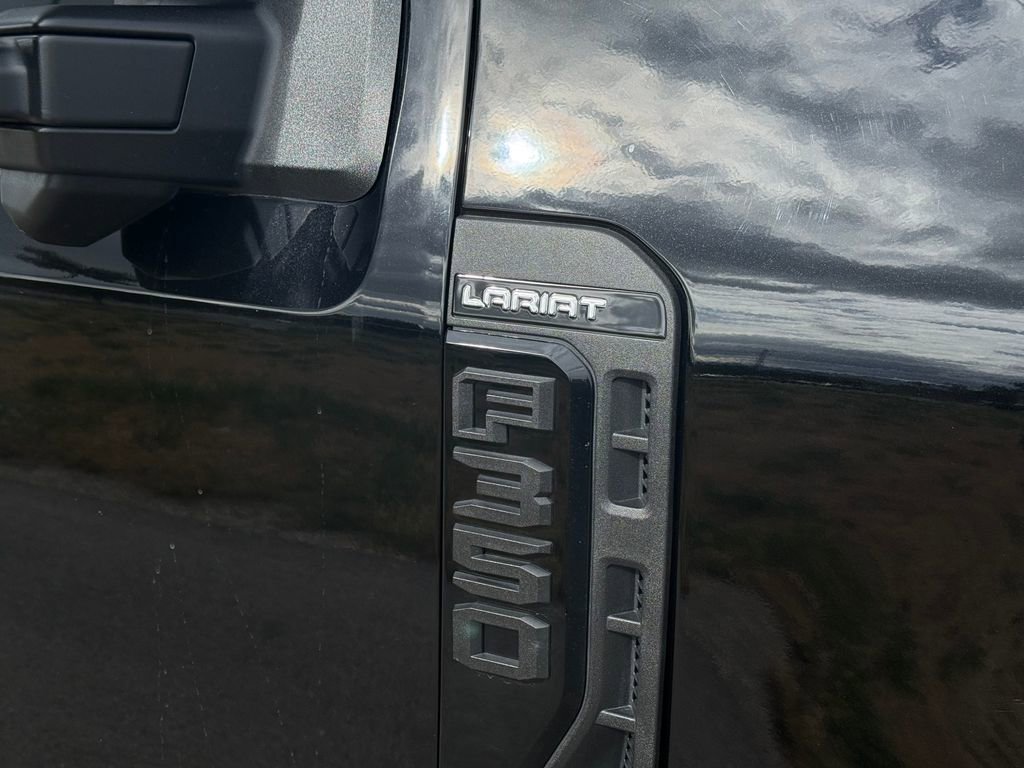 Used 2023 Ford F350 Lariat w/ Lariat Ultimate Package AWD/4WD image 15