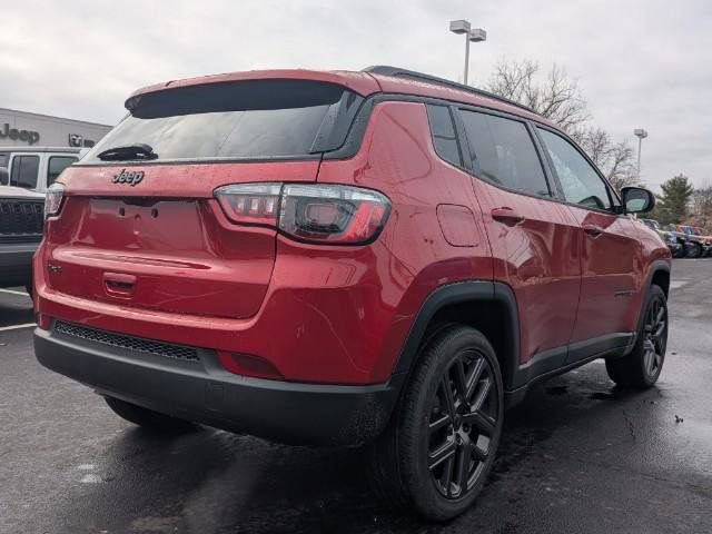 New 2026 Jeep Compass Latitude image 2