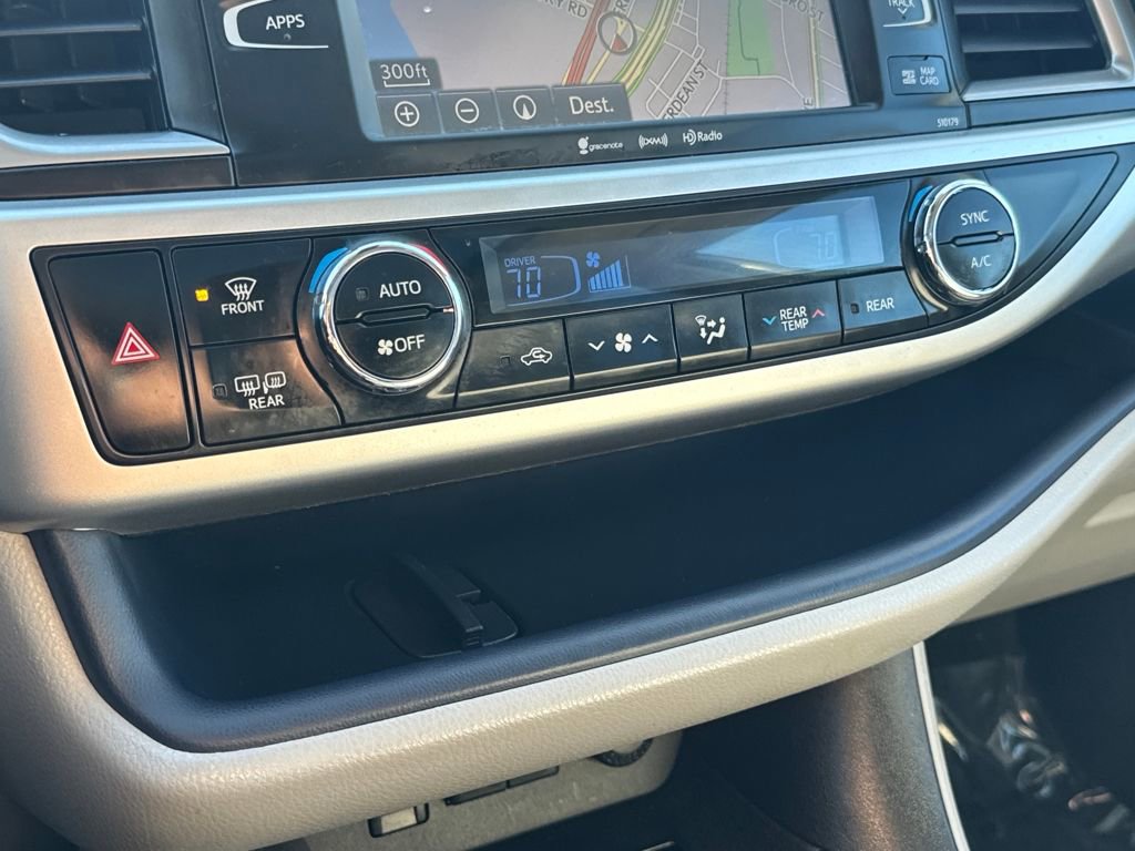 Used 2018 Toyota Highlander XLE image 25