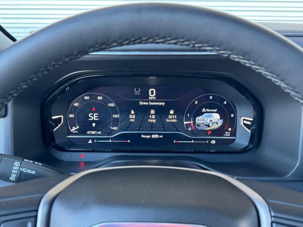Used 2024 GMC Yukon XL Denali image 2