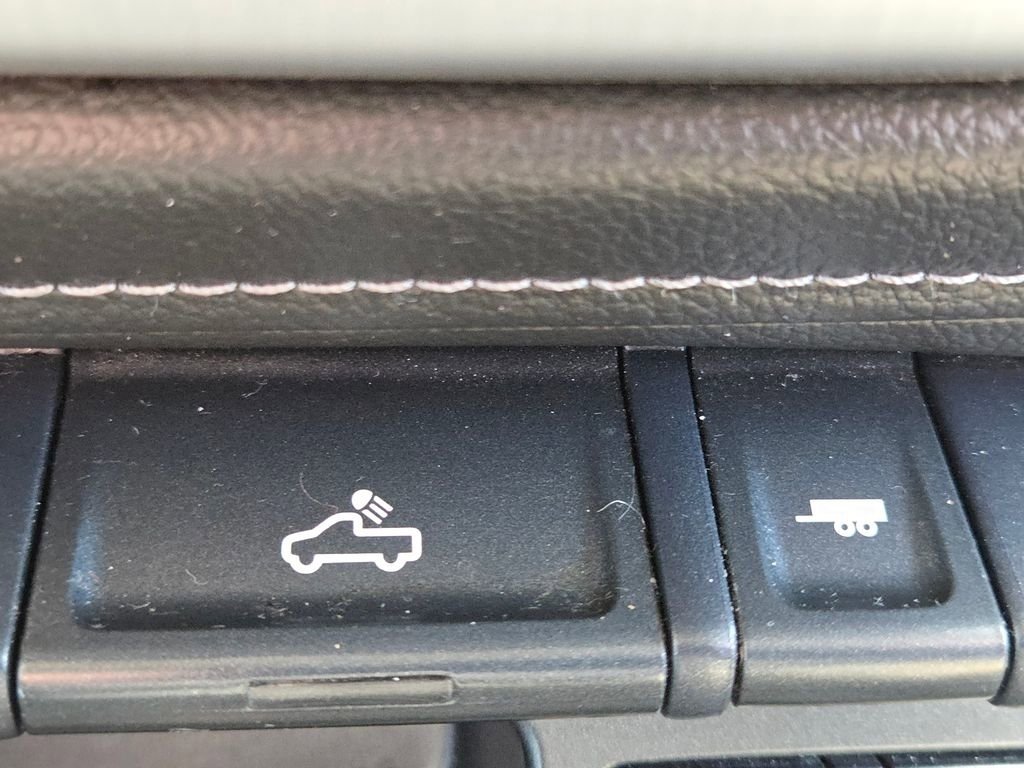 Used 2018 GMC Canyon SLT w/ Trailering Package image 14