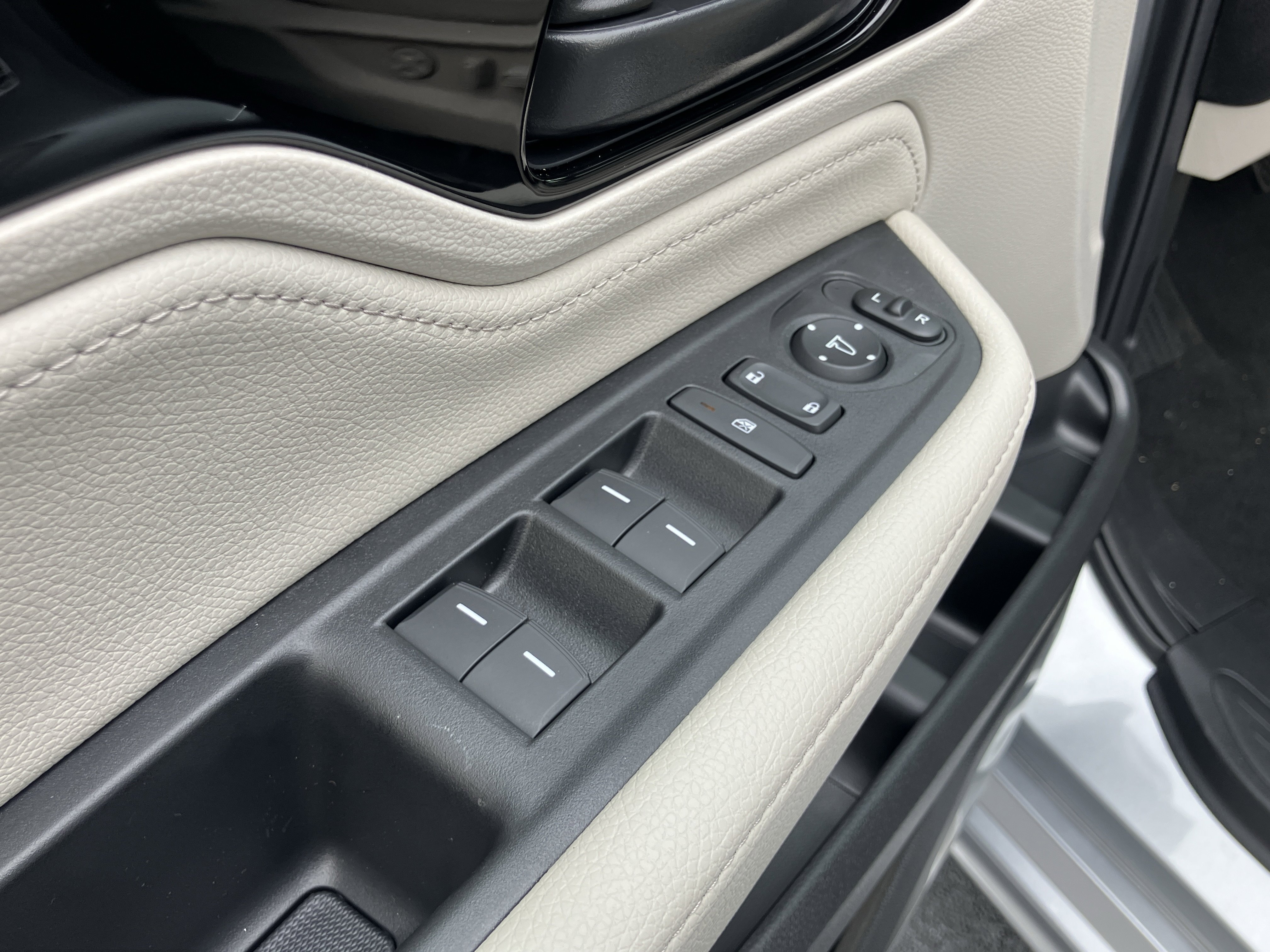 New 2026 Honda Odyssey Touring image 15