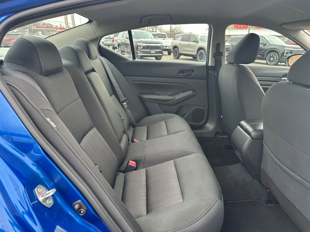 Used 2025 Nissan Altima 2.5 SV FWD image 14