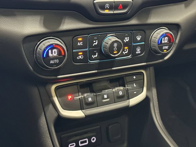 Used 2023 GMC Terrain SLT w/ Infotainment Package II AWD/4WD image 22