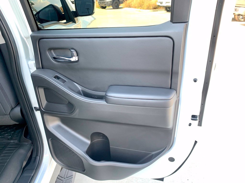 Used 2025 Nissan Frontier SV RWD image 21