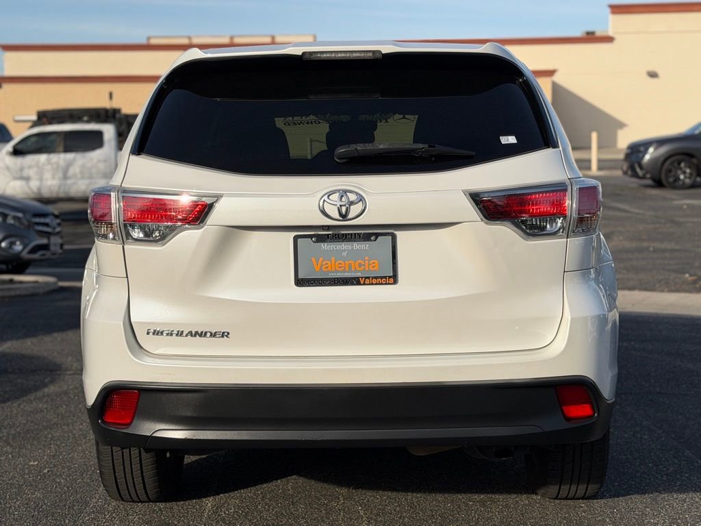 Used 2016 Toyota Highlander LE FWD image 9