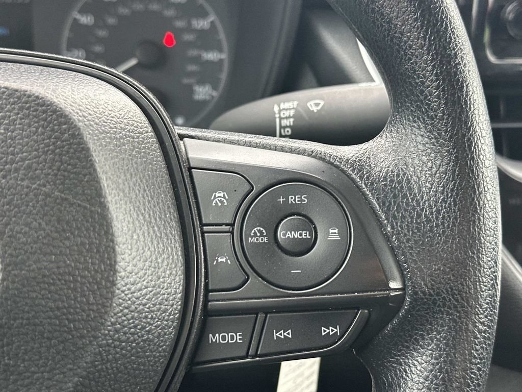 Used 2025 Toyota Corolla LE FWD image 23