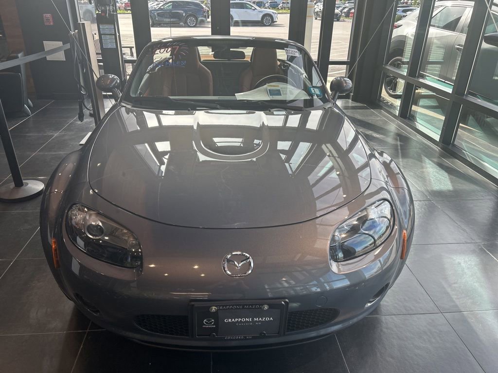 Used 2007 MAZDA MX-5 Miata Grand Touring RWD image 2