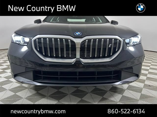 Used 2024 BMW i5 eDrive40i w/ Premium Package RWD image 27