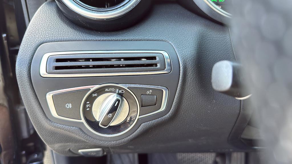 Used 2015 Mercedes-Benz C 300 4MATIC Sedan image 19