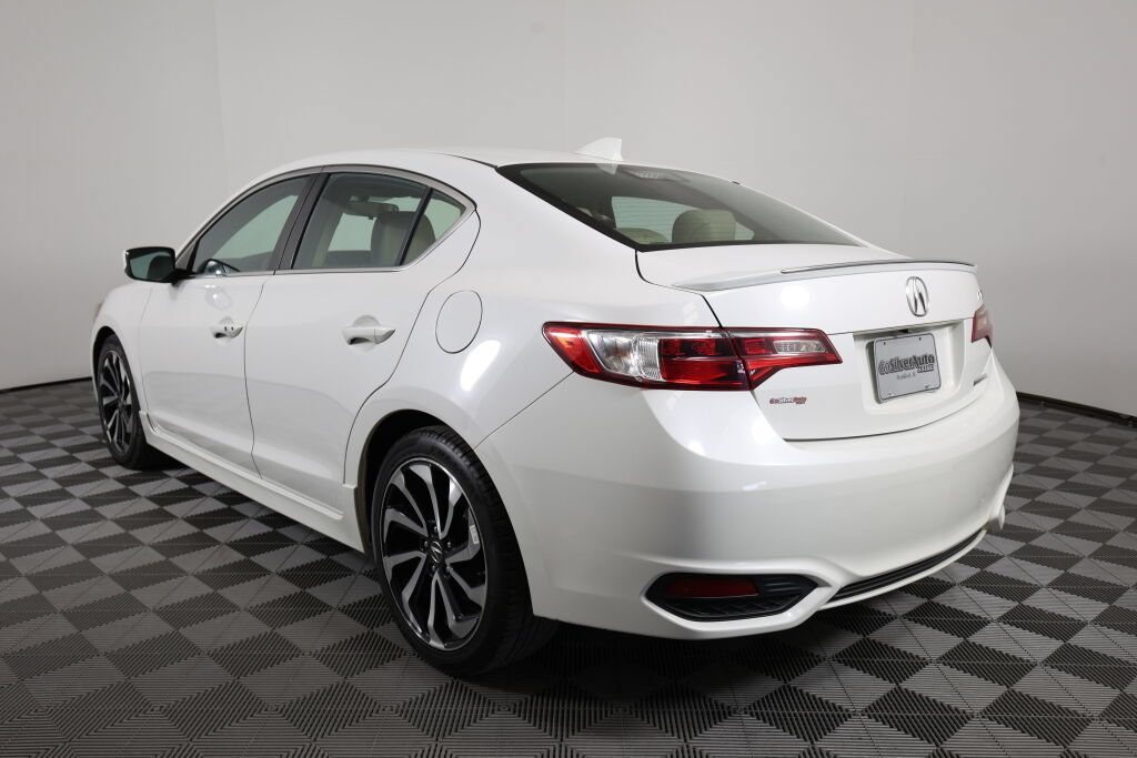 Used 2018 Acura ILX w/ Special Edition Package FWD image 4