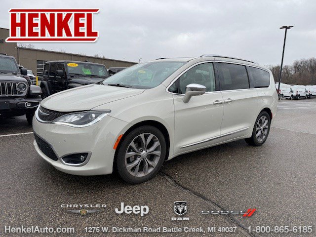 Used 2020 Chrysler Pacifica Limited w/ Tire & Wheel Group