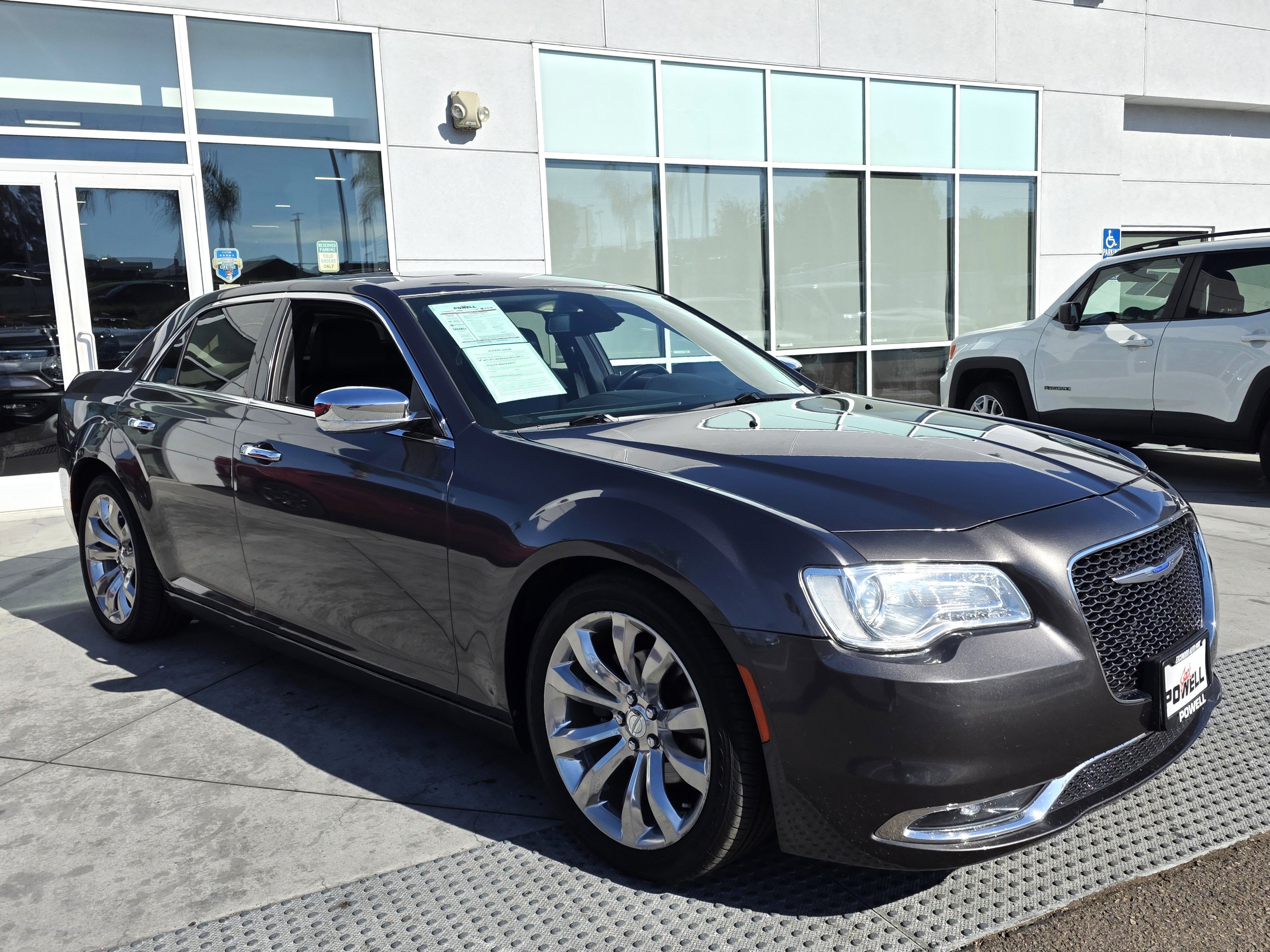 Used 2019 Chrysler 300 Limited RWD image 6