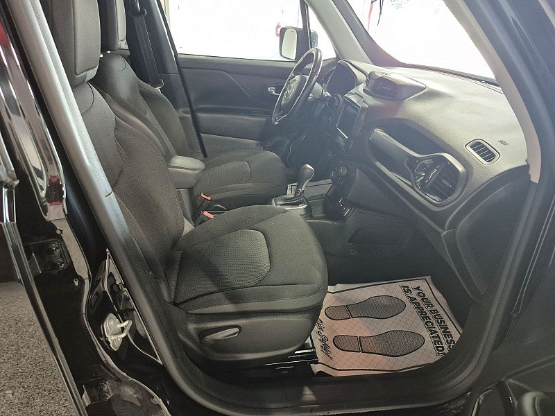Used 2019 Jeep Renegade Altitude w/ Quick Order Package 2XM FWD image 38