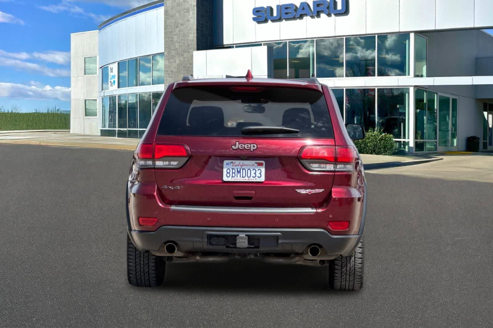 Used 2017 Jeep Grand Cherokee Trailhawk w/ Trailhawk Luxury Group AWD/4WD image 7
