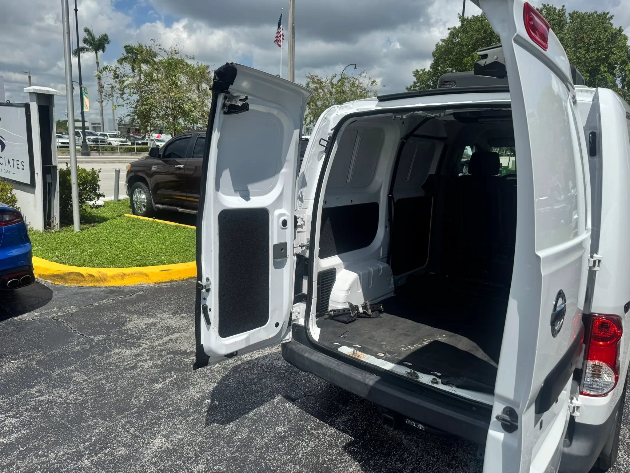 Used 2019 Nissan NV200 S w/ Cruise Control Package FWD image 8