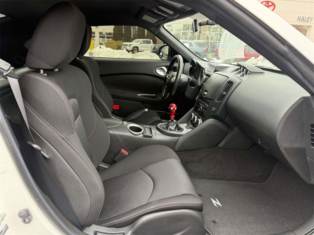 Used 2014 Nissan 370Z Coupe image 12