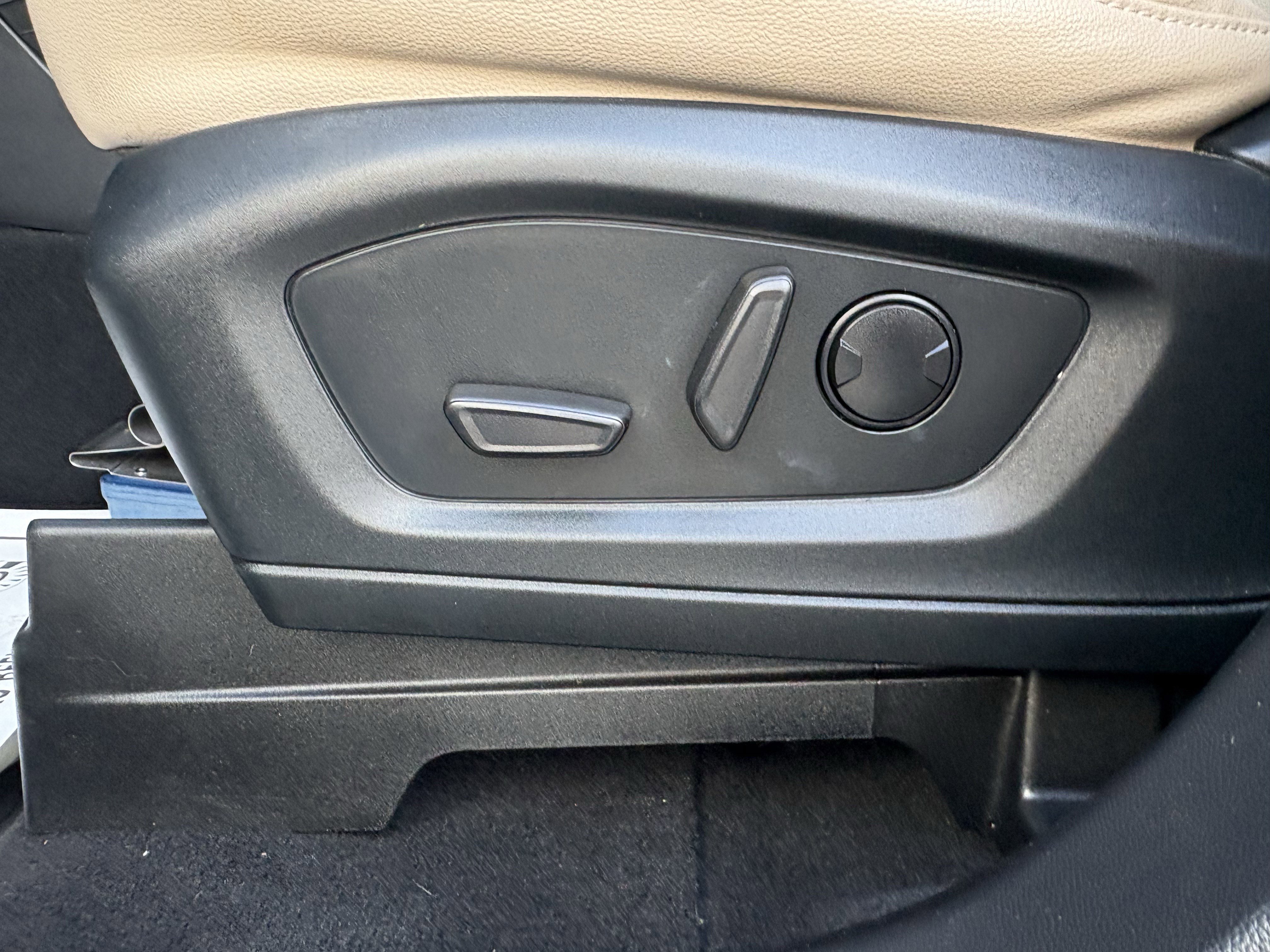 Used 2021 Ford Explorer Limited w/ Equipment Group 301A image 17