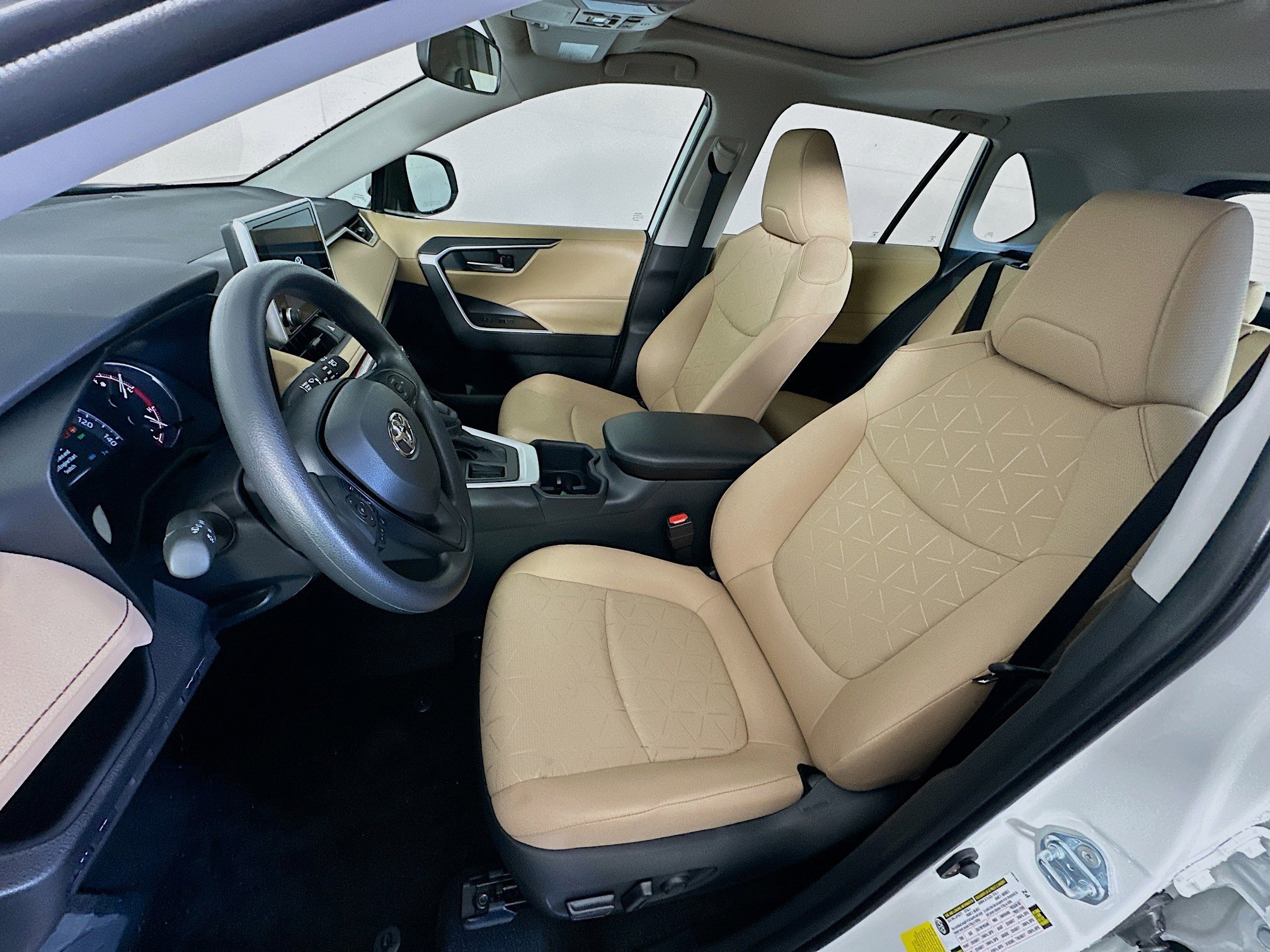 Used 2025 Toyota RAV4 XLE w/ Convenience Package image 13