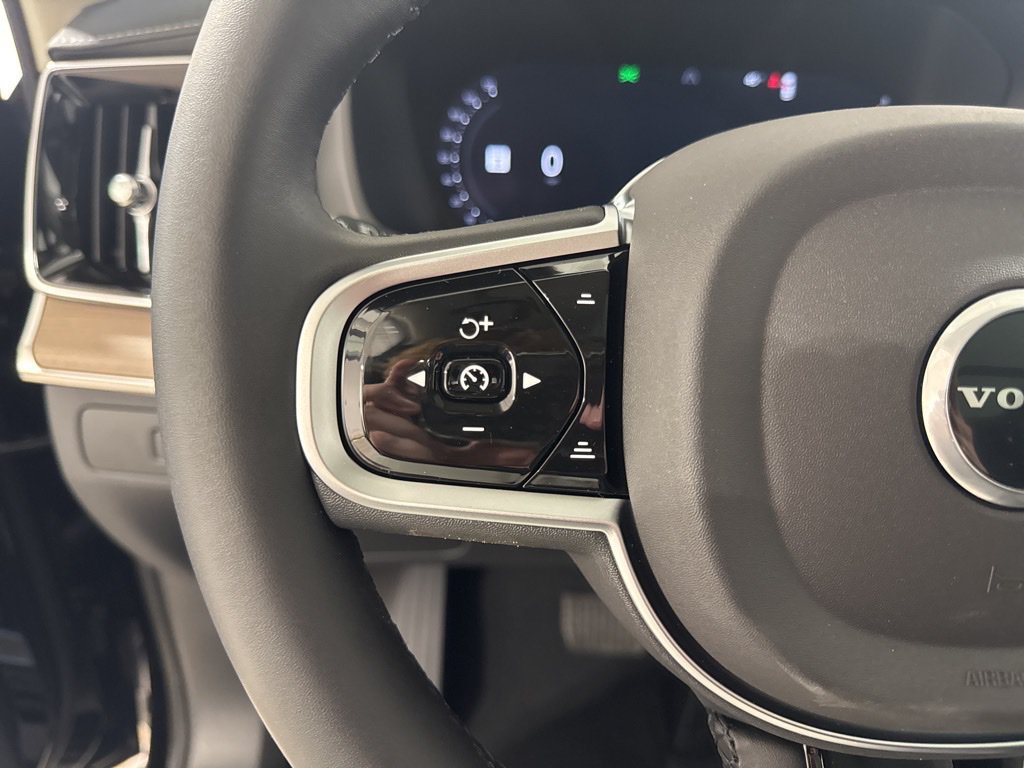 New 2026 Volvo XC90 B6 Plus w/ Protection Package Premier AWD/4WD image 9