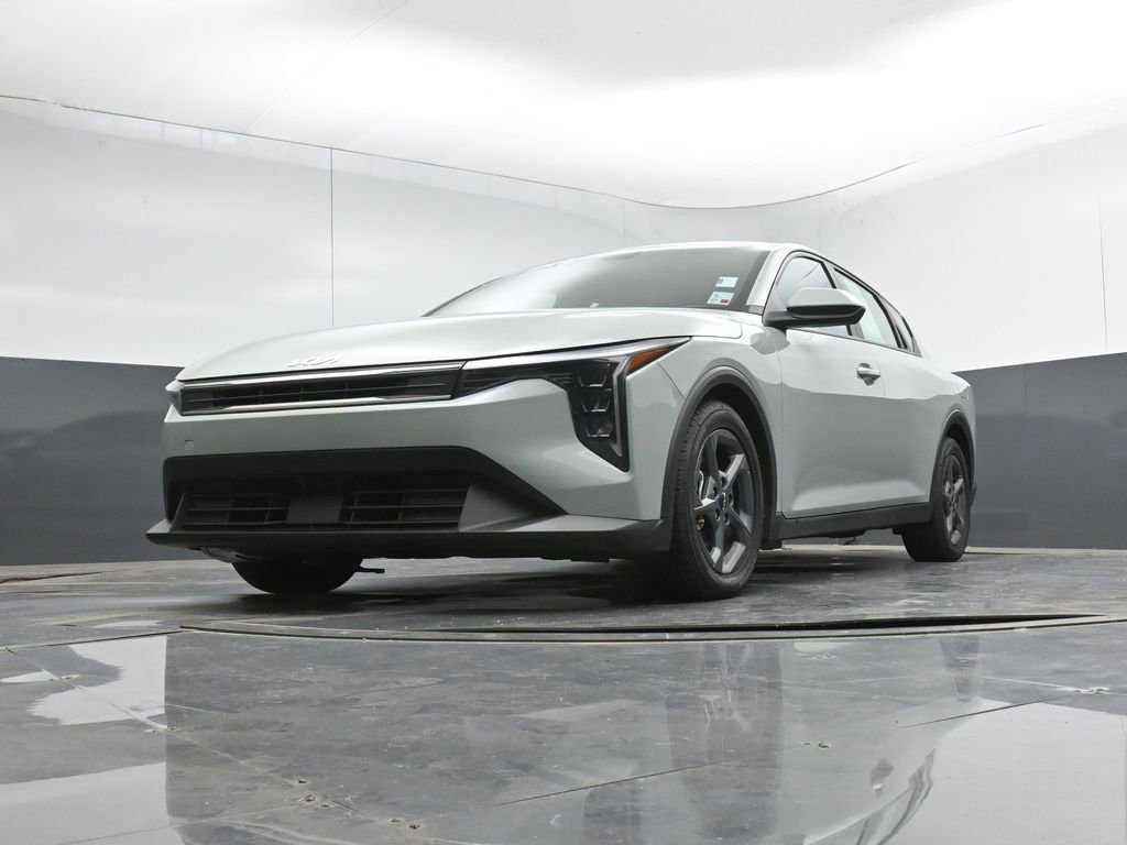 Used 2025 Kia K4 LXS FWD image 37