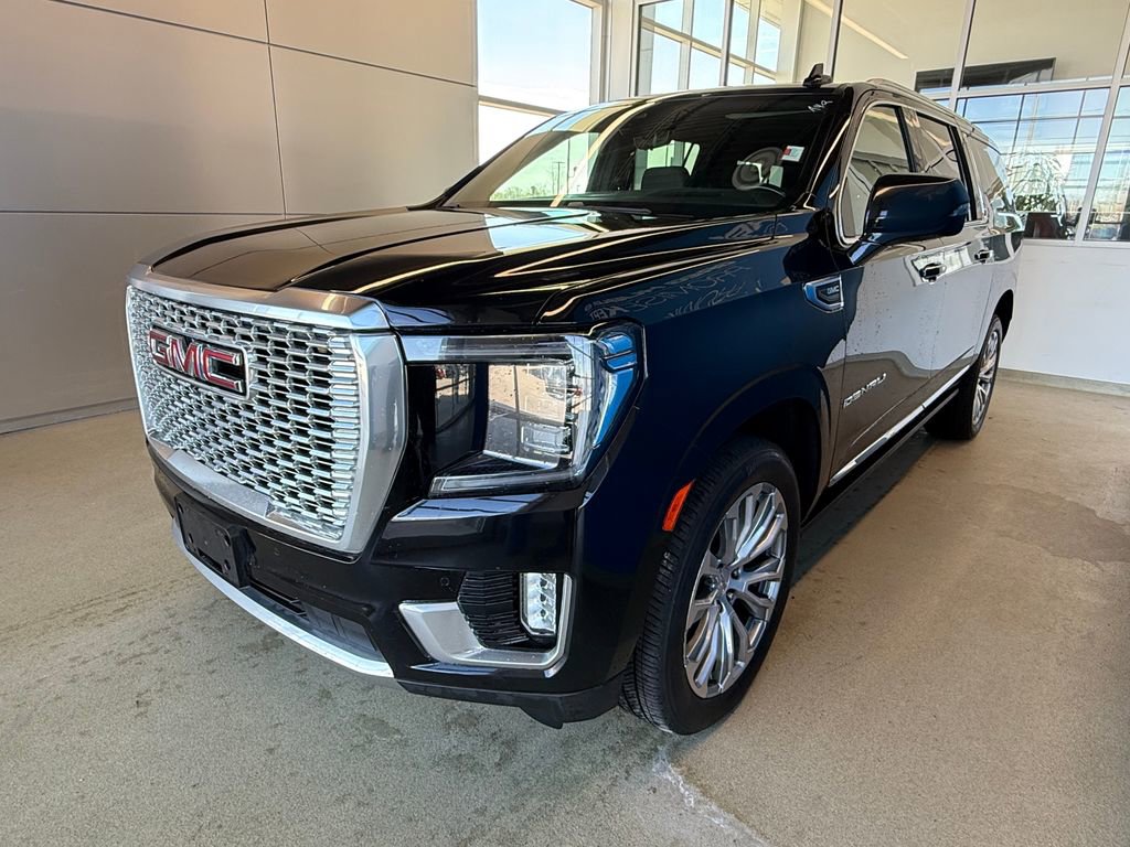 Used 2021 GMC Yukon XL Denali w/ Denali Premium Package image 4