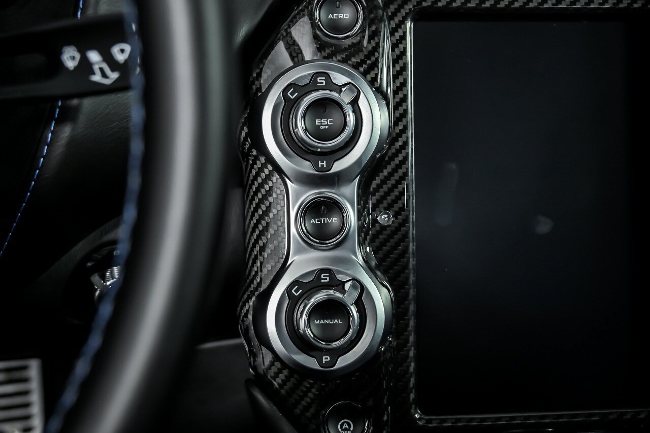 Used 2019 McLaren 720S Performance RWD image 36