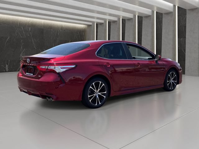 Used 2018 Toyota Camry SE FWD image 6