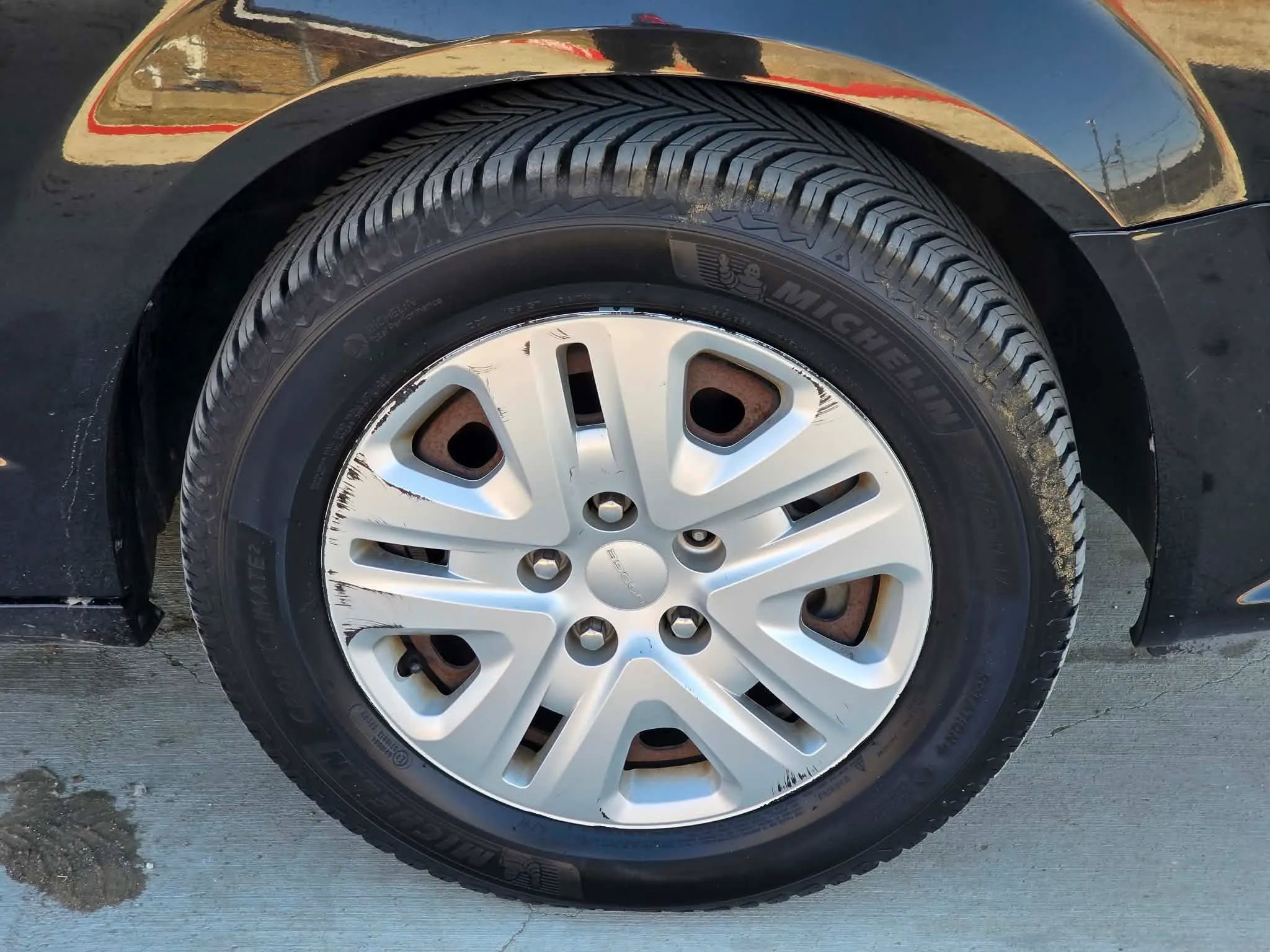Used 2018 Dodge Grand Caravan SE image 30