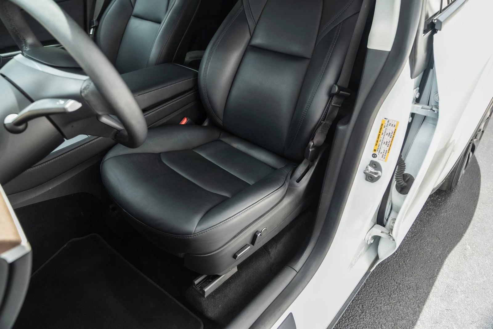 Used 2023 Tesla Model Y Performance AWD/4WD image 22