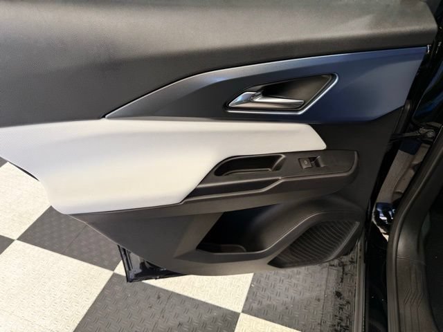 New 2026 Chevrolet Equinox EV LT AWD/4WD image 15