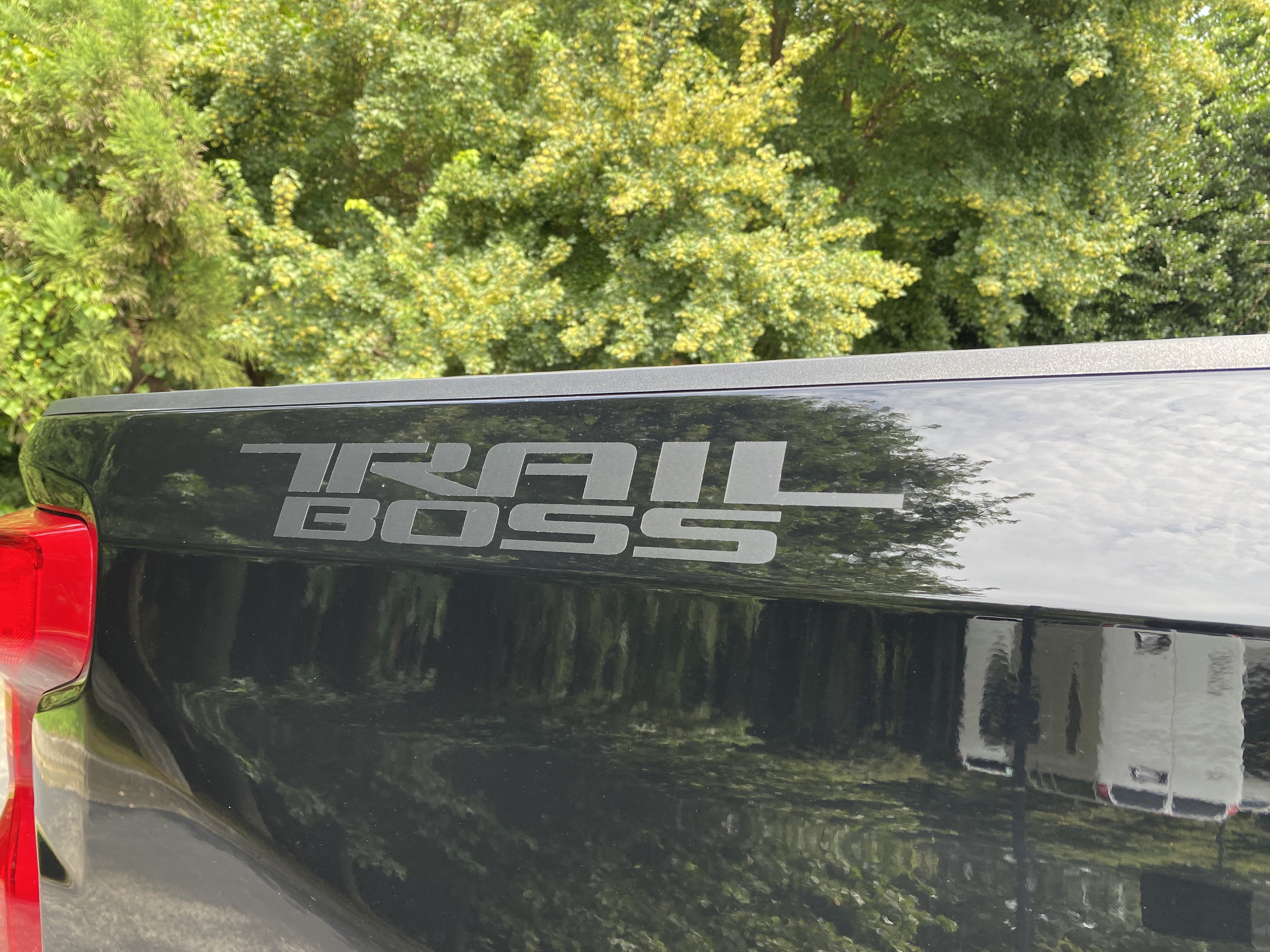 Used 2021 Chevrolet Silverado 1500 LT Trail Boss w/ Convenience Package II AWD/4WD image 18