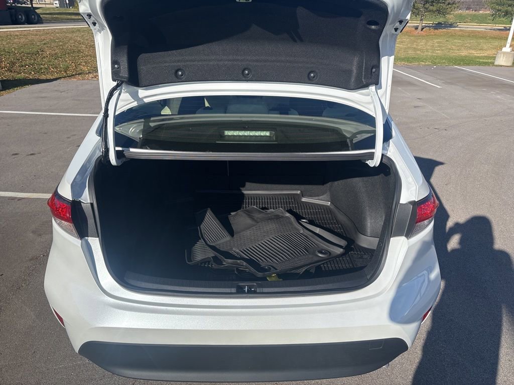 Used 2024 Toyota Corolla LE image 12