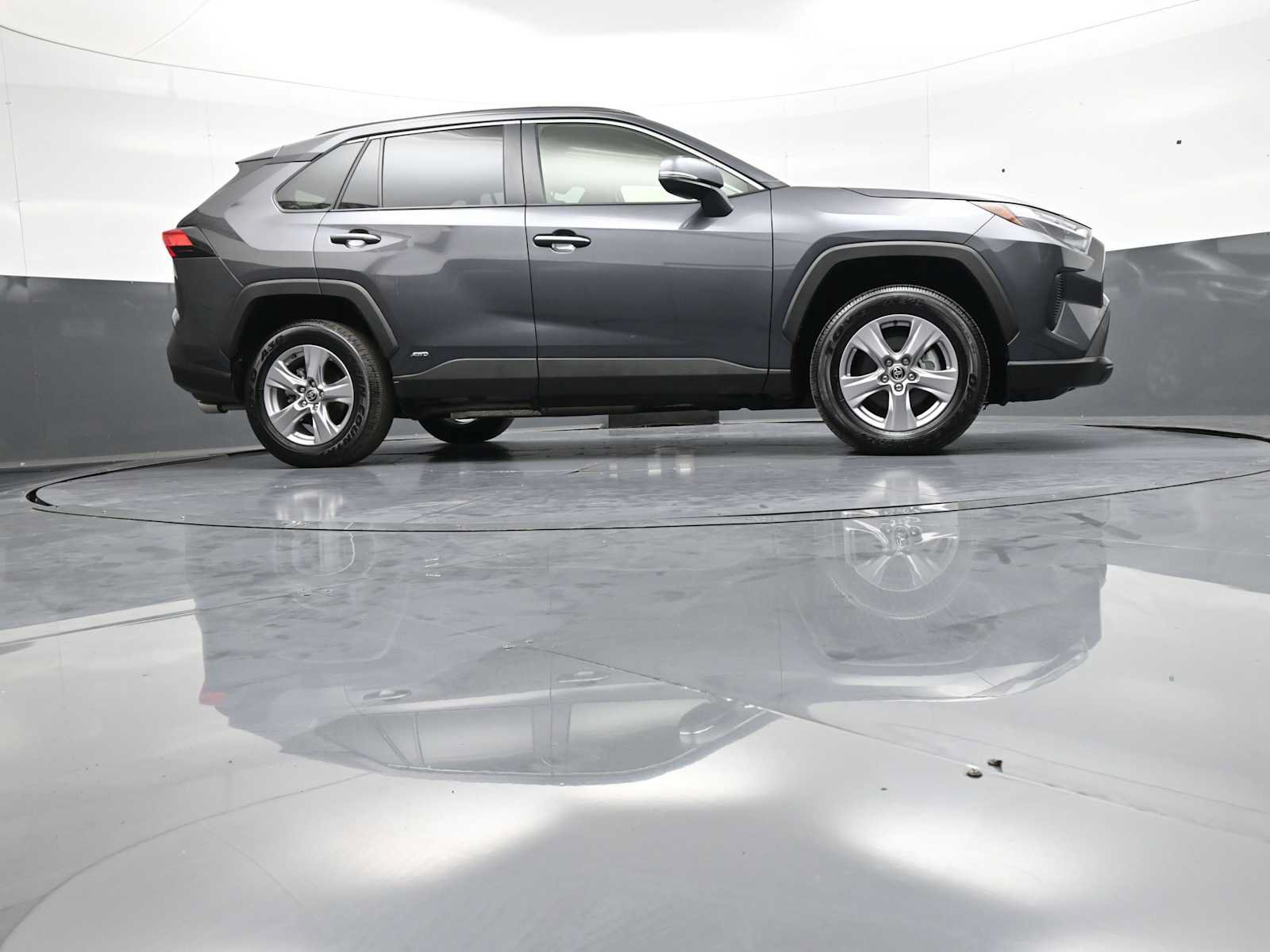 Used 2025 Toyota RAV4 XLE w/ Convenience Package AWD/4WD image 30
